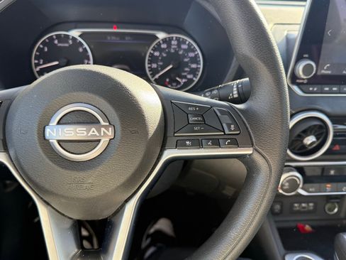 Certified 2025 Nissan Sentra SV image 18