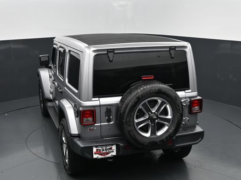 Used 2020 Jeep Wrangler Unlimited Sahara AWD/4WD image 31