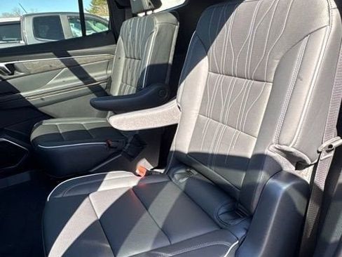 New 2026 Buick Enclave Avenir w/ Super Cruise Package AWD/4WD image 16