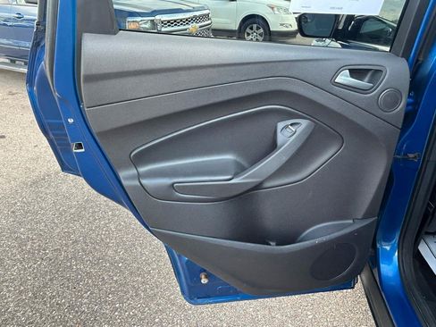 Used 2017 Ford Escape SE w/ Equipment Group 201A FWD image 13