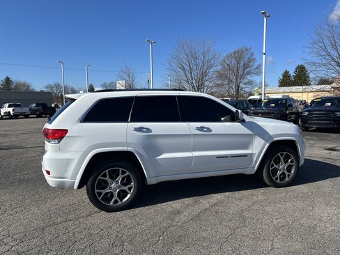 Used 2020 Jeep Grand Cherokee Overland image 3