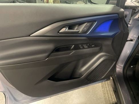 Used 2025 Chevrolet Equinox EV LT w/ Convenience Package image 14