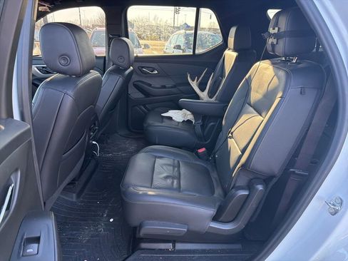 Used 2023 Chevrolet Traverse LT image 7