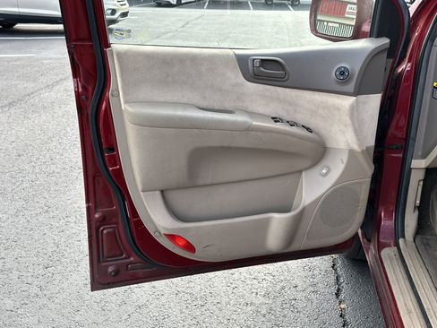 Used 2008 Kia Sedona LX FWD image 10