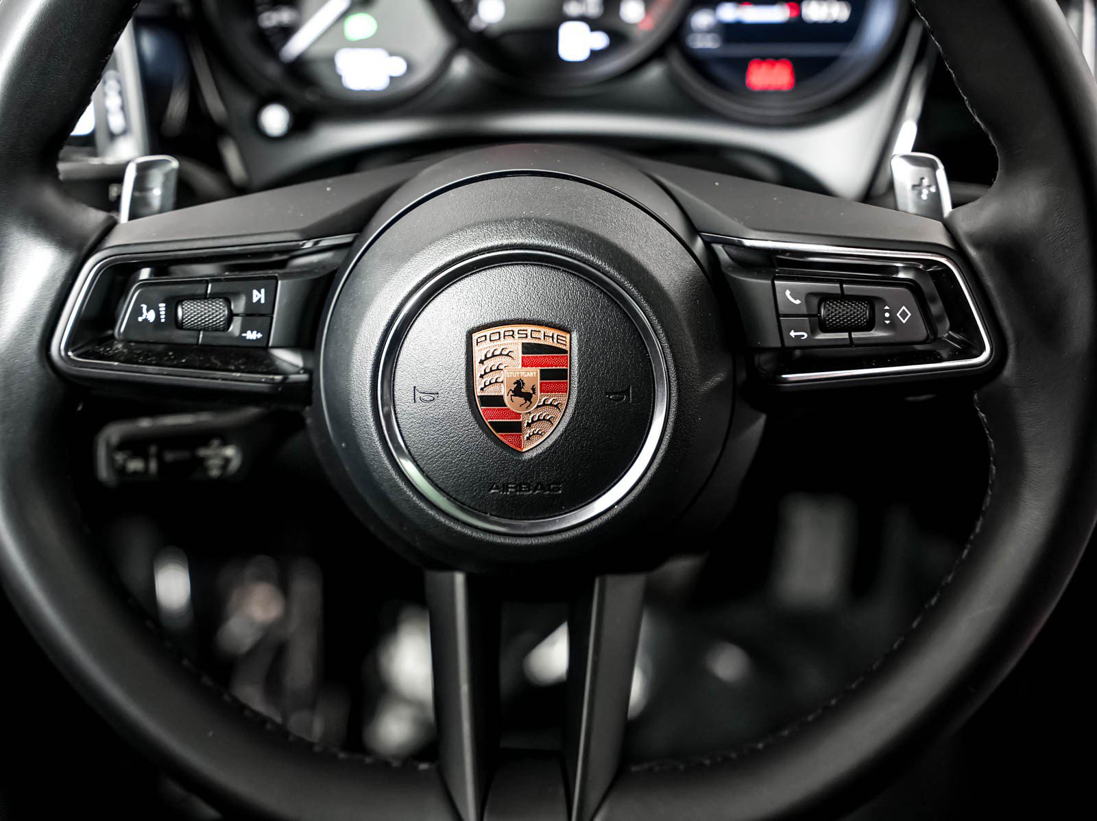 Used 2026 Porsche Macan AWD/4WD image 17