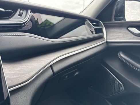 Used 2023 Jeep Grand Cherokee 30th Anniversary image 36