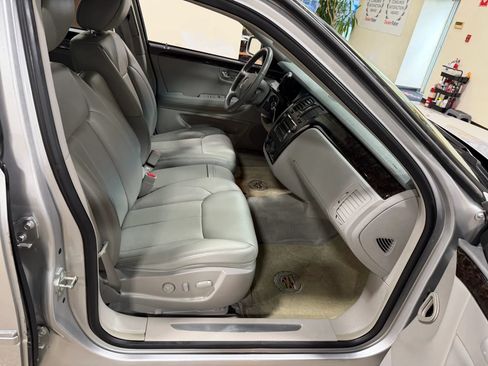 Used 2009 Cadillac DTS w/ Trunk Convenience Package FWD image 36