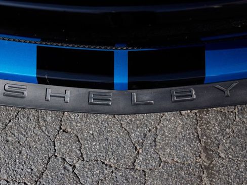 Used 2021 Ford Mustang Shelby GT500 w/ Technology Package RWD image 4