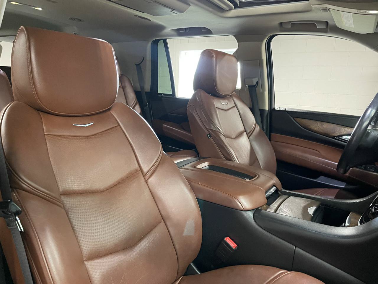 Used 2019 Cadillac Escalade Premium Luxury AWD/4WD image 21