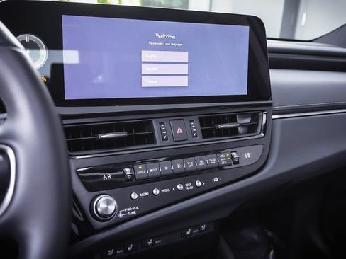 Used 2025 Lexus ES 300h w/ Premium Package FWD image 16