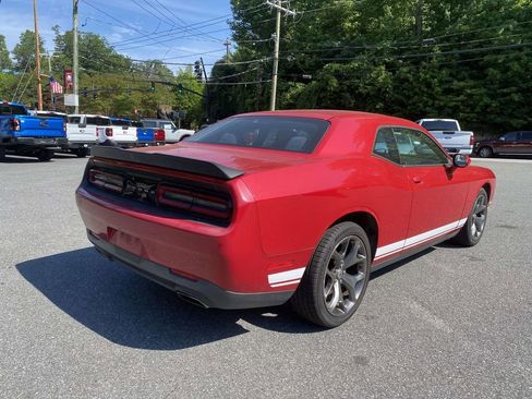 Used 2017 Dodge Challenger SXT RWD image 7