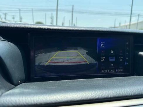 Used 2018 Lexus IS 300 F Sport w/ F Sport Package RWD image 9