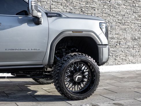 Used 2026 GMC Sierra 3500 Denali Ultimate image 12