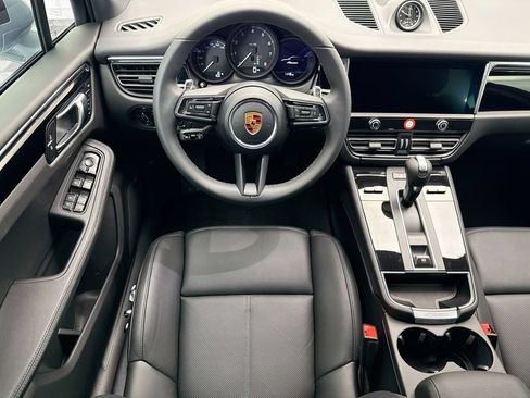 Used 2026 Porsche Macan AWD/4WD image 13