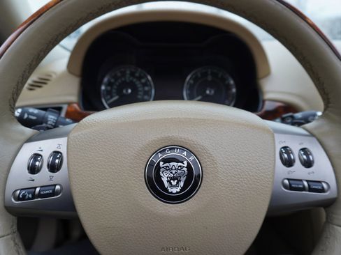 Used 2007 Jaguar XK Convertible image 20