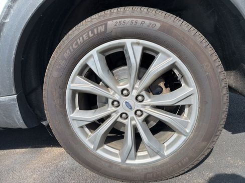 Used 2022 Ford Explorer Limited AWD/4WD image 6