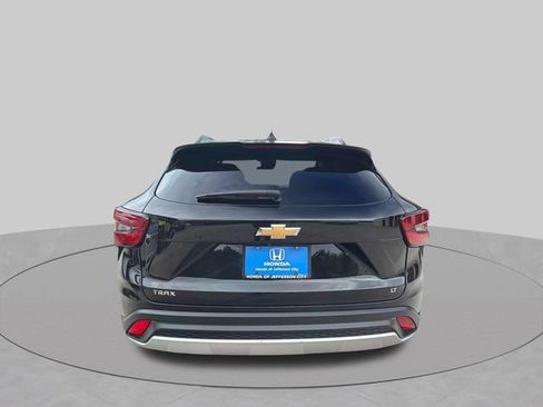 Used 2024 Chevrolet Trax LT FWD image 5