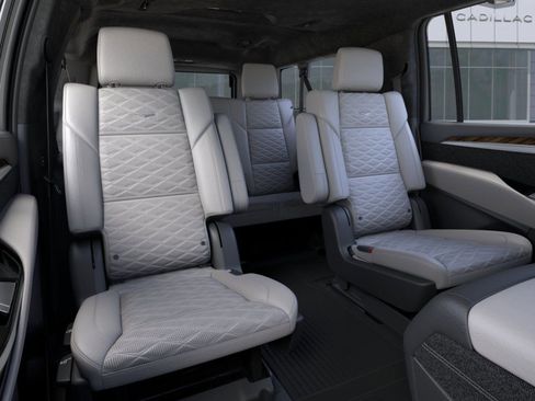 New 2026 Cadillac Escalade ESV Platinum Sport AWD/4WD image 17