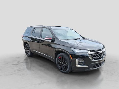 Used 2023 Chevrolet Traverse Premier w/ Redline Edition AWD/4WD image 2