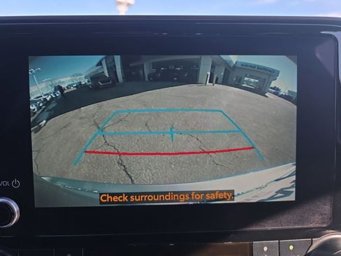 Used 2024 Toyota Highlander LE image 23