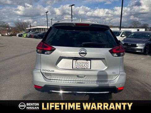 Used 2019 Nissan Rogue SL w/ Premium Package image 7