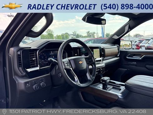 Certified 2024 Chevrolet Silverado 1500 High Country AWD/4WD image 4