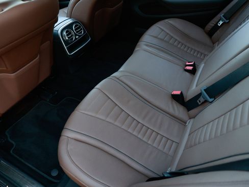 Used 2019 Mercedes-Benz S 560 Sedan image 11