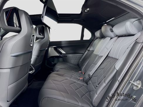 Used 2024 BMW 760i xDrive w/ Luxury Rear Seating Package image 28