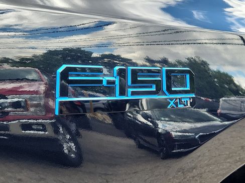 Used 2025 Ford F150 Lightning XLT AWD/4WD image 31