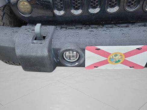 Used 2010 Jeep Wrangler Unlimited Islander image 17