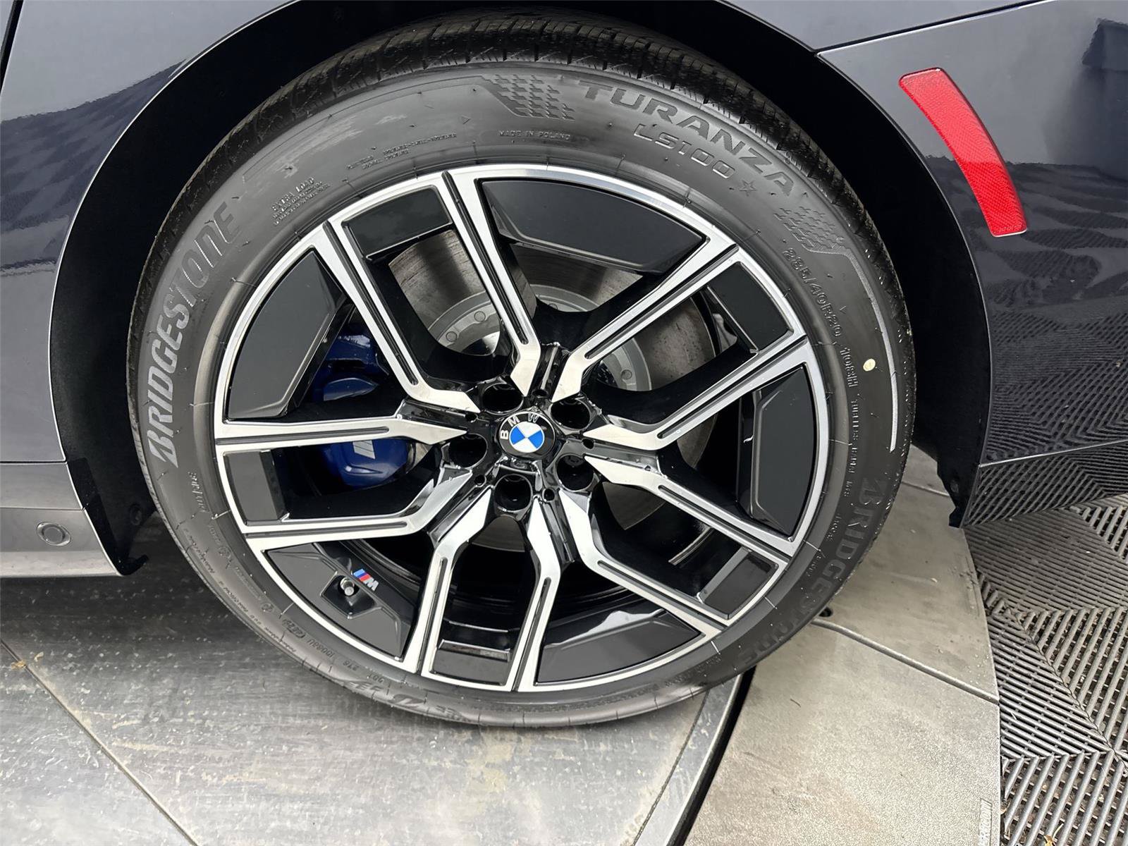 New 2026 BMW 760i xDrive w/ Executive Package AWD/4WD image 27