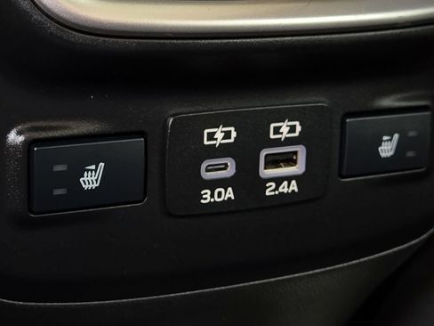 Certified 2025 Subaru Outback Limited AWD/4WD image 11