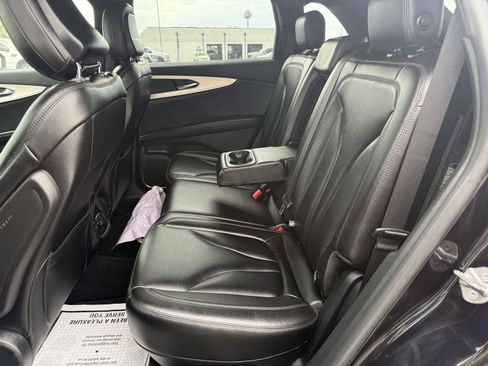 Used 2020 Lincoln Nautilus Premier AWD/4WD image 24