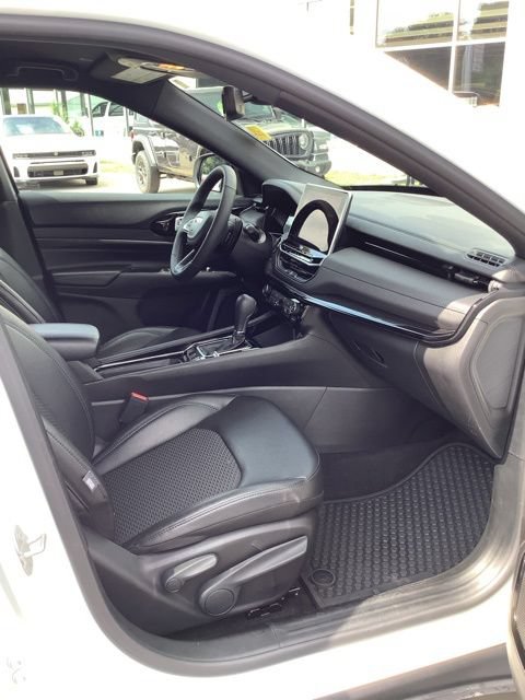 Certified 2025 Jeep Compass Latitude w/ Convenience Group AWD/4WD image 15
