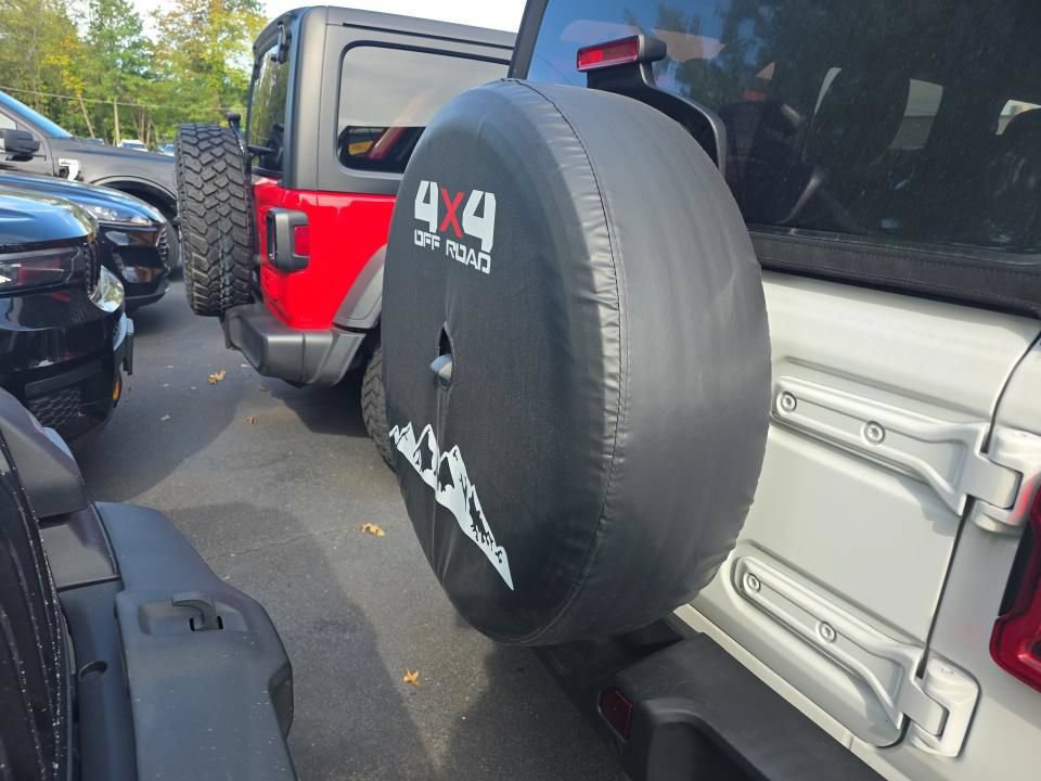 Used 2024 Jeep Wrangler Unlimited w/ Convenience Group AWD/4WD image 20