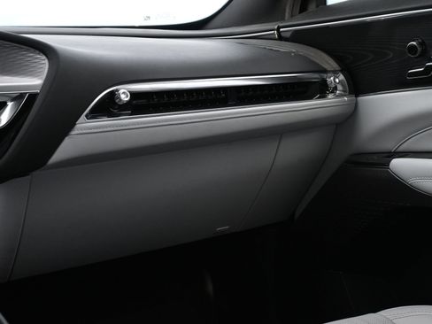 Used 2024 Cadillac Lyriq Luxury RWD image 9