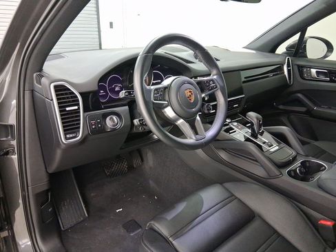Used 2023 Porsche Cayenne E-Hybrid image 4