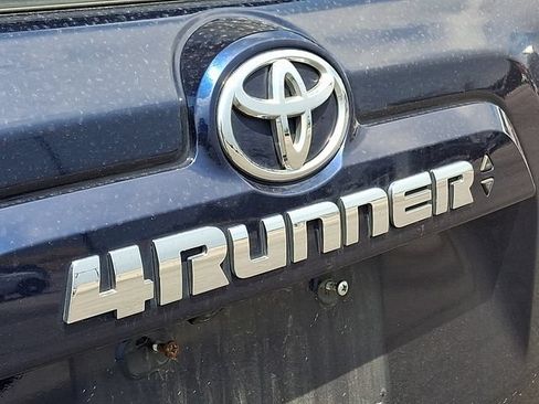 Used 2023 Toyota 4Runner SR5 Premium w/ Moonroof Package AWD/4WD image 9