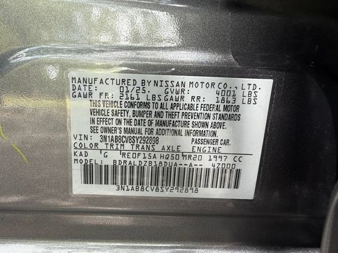 Used 2025 Nissan Sentra SV FWD image 29