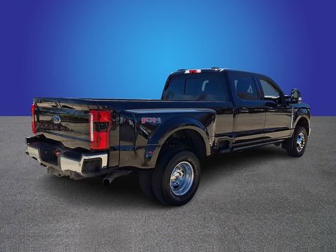 Used 2023 Ford F350 Lariat w/ Lariat Ultimate Package AWD/4WD image 4