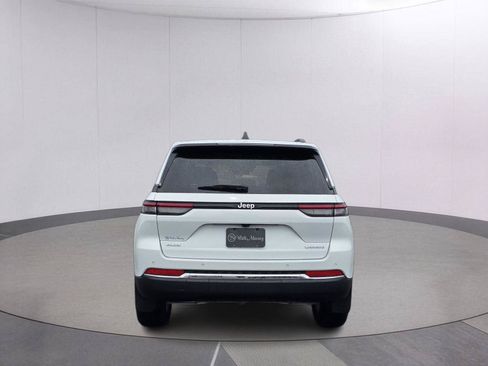 Certified 2025 Jeep Grand Cherokee Laredo X w/ Luxury Tech Group I AWD/4WD image 7