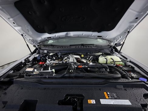 Used 2024 Ford F450 Platinum w/ FX4 Off-Road Package image 46