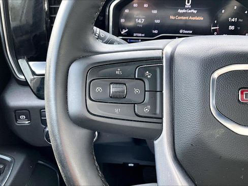 Used 2025 GMC Sierra 1500 SLT image 12