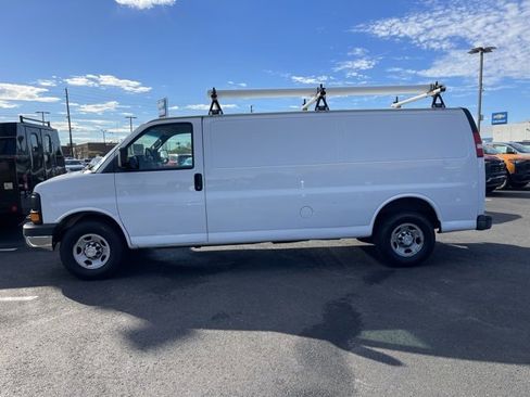 Used 2015 Chevrolet Express 3500 Extended image 4