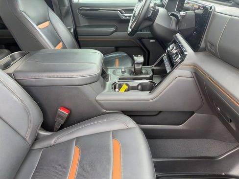 Used 2024 GMC Sierra 1500 AT4 w/ Technology Package image 11