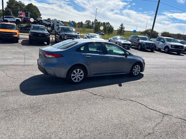 Used 2025 Toyota Corolla LE FWD image 41