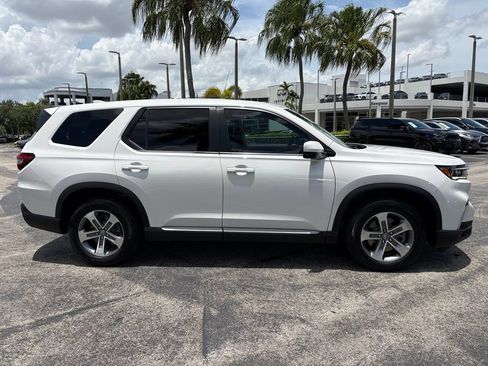Used 2025 Honda Pilot EX-L image 5