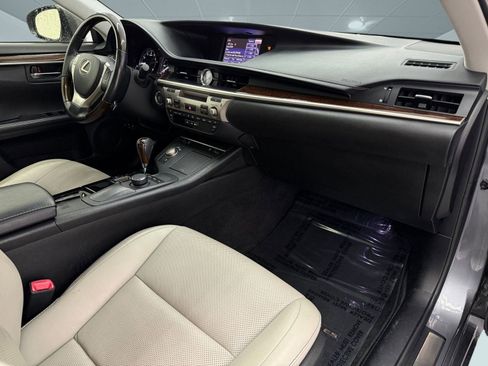Used 2014 Lexus ES 350 w/ Premium Package image 25