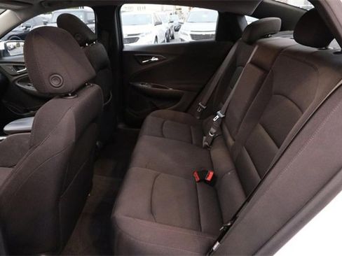 Used 2024 Chevrolet Malibu LT image 10