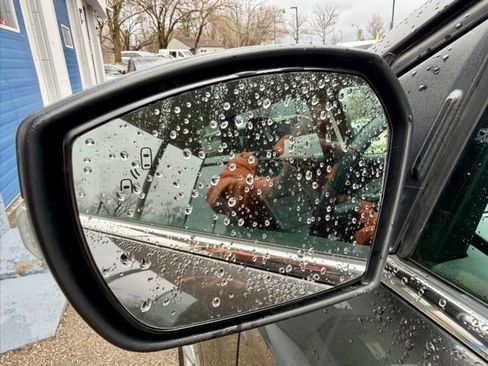 Used 2017 Ford Escape Titanium AWD/4WD image 10